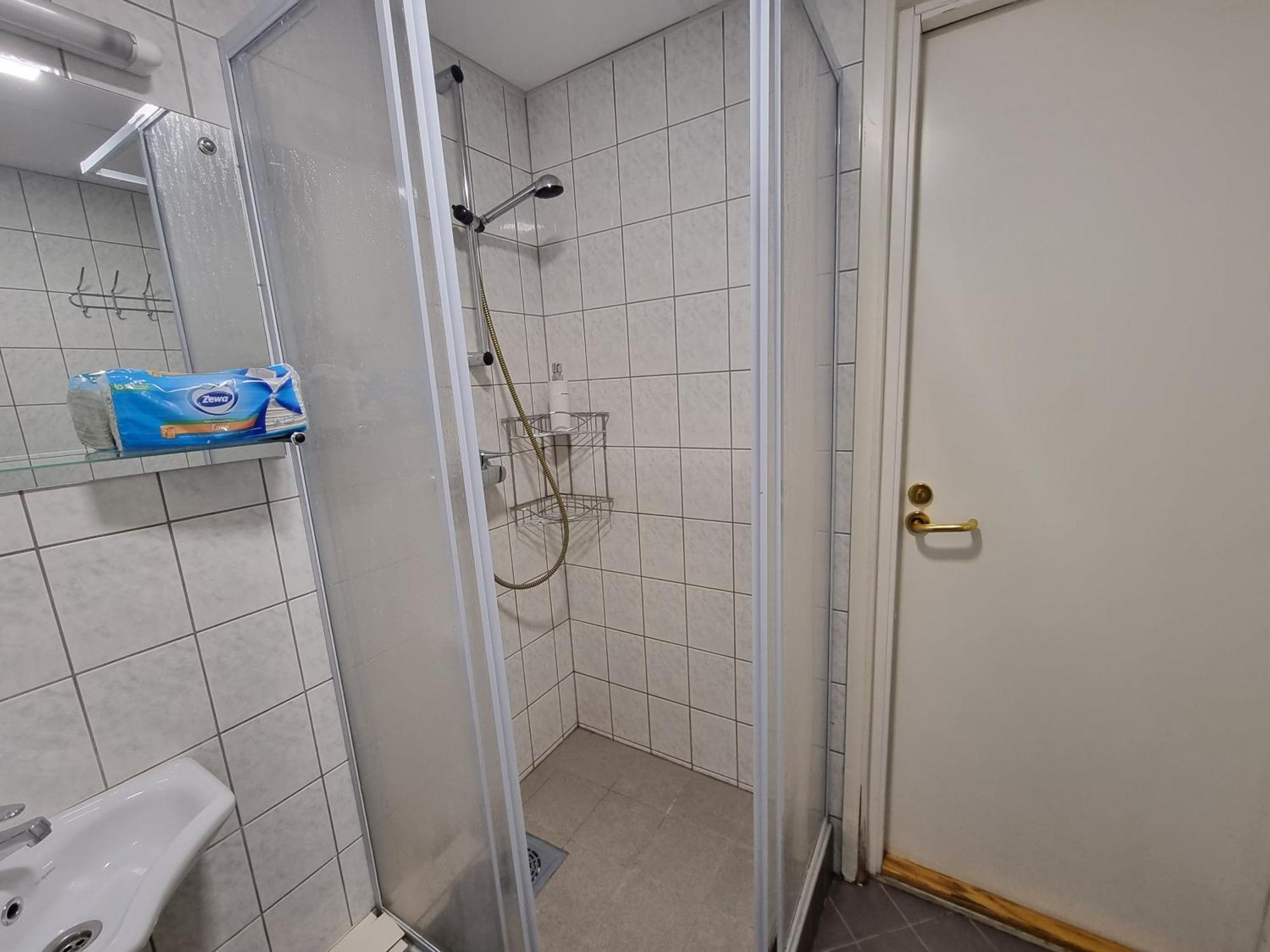 Room Near City Center Harbour Talin Exterior foto